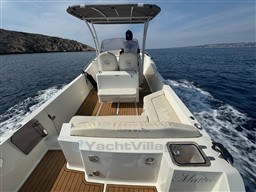 90949_hlgo7_white_shark_280_cc_evo_cap_med_3.1.jpg