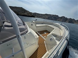 34058_ugw6d_white_shark_280_cc_evo_cap_med_13.1.jpg