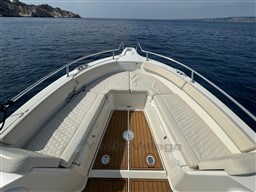 697e2_euk9a_white_shark_280_cc_evo_cap_med_12.2.jpg