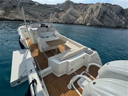 58e36_ybyyi_white_shark_280_cc_evo_cap_med_1.jpg