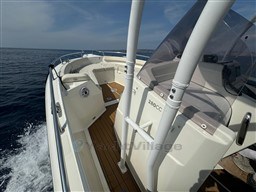 8829d_ggwzk_white_shark_280_cc_evo_cap_med_13.2.jpg