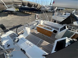 81ff8_xsaf0_20_cockpit_avant_table.jpg