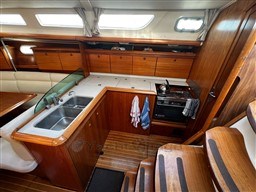 c1dc3_66b4a_jeanneau_sun_odyssey_43_cap_med_18.jpg