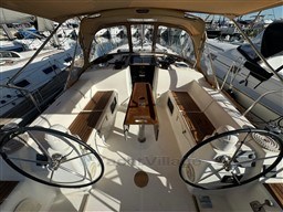 9d211_utq2j_dufour_375_gl_cap_med_8.jpg