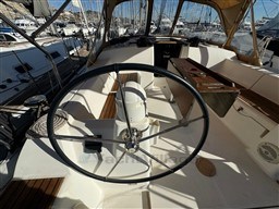 c2387_zsorn_dufour_375_gl_cap_med_10.jpg