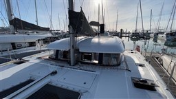 03931_b190i_catamaran_excess_11_cap_med_8.jpg
