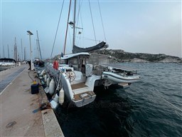 2aa95_kstt1_catamaran_excess_11_cap_med_6.jpg