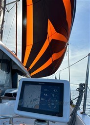 0f2b5_duwvw_catamaran_excess_11_cap_med_10.jpg