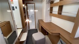 b2fb1_1uwb9_catamaran_excess_11_cap_med_22.jpg