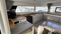 a929d_ykgjk_catamaran_excess_11_cap_med_16.jpg