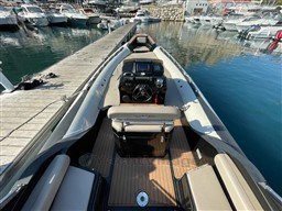 d8823_vqady_master_775_cap-med_8.jpg