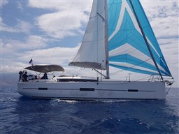4ab73_udmwh_dufour_412_grand_large_cap_med_1_2.jpg