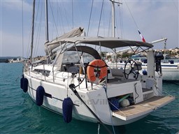 f8cbb_qbulr_dufour_412_grand_large_cap_med_2_2.jpg
