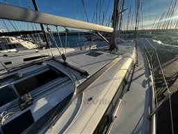 ec47d_vtemt_dufour_412_grand_large_cap_med_10.jpg