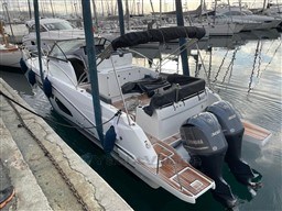 dfc44_q99a8_jeanneau_cap_camarat_10.5_wa_cap_med_3.jpg