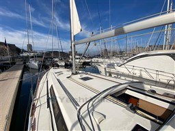 ff4a4_yjicq_beneteau_oceanis_45_cap_med_9.jpg