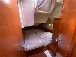 1a576_4ptjg_beneteau_oceanis_45_cap_med_24.jpg