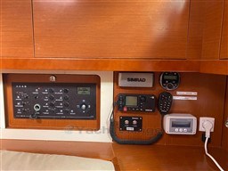 1a735_7foq9_beneteau_oceanis_45_cap_med_22_2.jpg