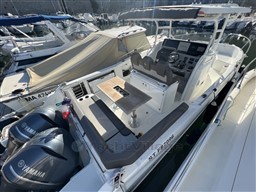 b0c24_uvbjp_bateau_moteur_jeanneau_cap_camarat_9_0_cc_cap_med_4.jpg