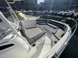 77430_ur7ks_bateau_moteur_jeanneau_cap_camarat_9_0_cc_cap_med_11.jpg