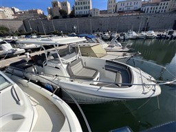ab859_nbulo_bateau_moteur_jeanneau_cap_camarat_9_0_cc_cap_med_14.jpg
