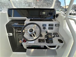 e9453_i31h0_bateau_moteur_jeanneau_cap_camarat_9_0_cc_cap_med_8_4.jpg