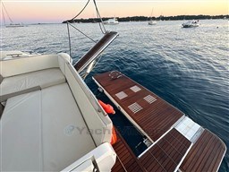 5c441_wxfb2_06_cockpit_plage_arriere_teck.jpg