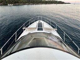 fe148_rwq4z_02_exterieur_pont_avant.jpg