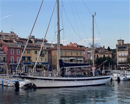 ee557_qbq4i_jongert_53_cap_med_1.jpg