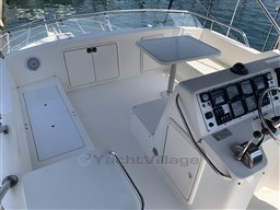 708d9_whza0_bateau_moteur_riviera_43_fly_cap_med_11.jpg