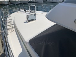 6dbf6_kxzjx_bateau_moteur_riviera_43_fly_cap_med_6.jpg