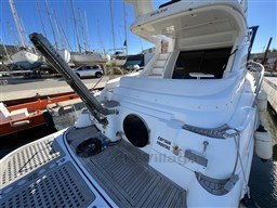 e37f3_7mmv5_yacht_sealine_t46_cap_med_8.jpg