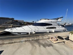 5b5d3_ajzm6_yacht_sealine_t46_cap_med_1_2.jpg