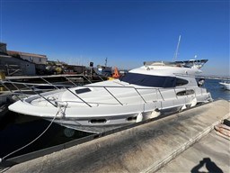 570d6_sjrmu_yacht_sealine_t46_cap_med_1_1.jpg
