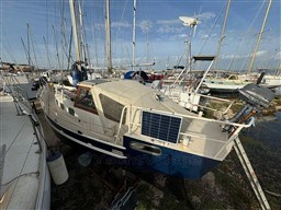 0e607_l7ooy_voilier_acier_housman_tiwas_32_cap_med_5.jpg