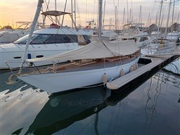 f27c4_1qowx_voilier_classic_crisman_giraldi_sciarrelli_82_cap_med_3.jpg