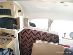 b63f8_jcy66_78586.jpg