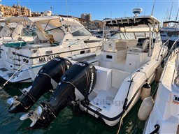 f7098_86hqb_boston_whaler_205_conquest_cap_med_3.jpg