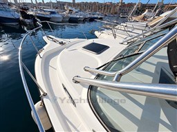 90760_gaf3o_boston_whaler_205_conquest_cap_med_12.jpg