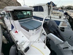 6e33c_iylgi_axopar_28_cabin_cap_med_4.jpg