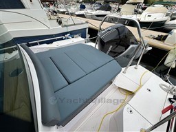 28e9f_hkgan_axopar_28_cabin_cap_med_7.jpg