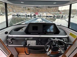 0d194_sukjl_axopar_28_cabin_cap_med_15.jpg