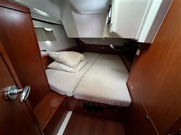 754ae_mczxb_beneteau_oceanis_41_cap_med_16.jpg