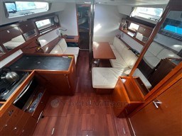 26f19_nshwl_beneteau_oceanis_41_cap_med_10.jpg