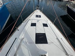 c376b_goqvu_beneteau_oceanis_41_cap_med_6.jpg