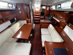 63c7a_rztrf_beneteau_oceanis_41_cap_med_13.jpg