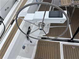 5d4bf_nakm2_11_cockpit_barre_a_roue_ecran.jpg