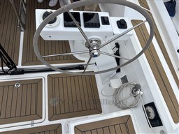 ed149_cpw7d_12_cockpit_console_barre.jpg