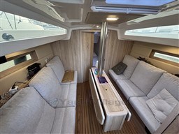 04bd4_jivix_14_interieur_carre_banquettes.jpg