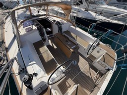 ba280_ofczt_dufour_405_gl_cap_med_7.jpg